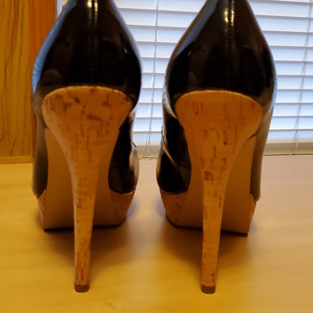 GUESS Platform Heels - Picture 4 of 7